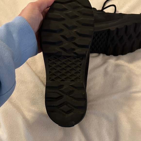 Vans Women's Black Lace-Up Boots 6.5 - Picture 5 of 9